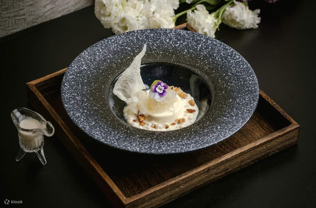 Azure 80 | Tsim Sha Tsui | Masakan Klasik Shanghai, Sichuan | Menu Paket Eksklusif